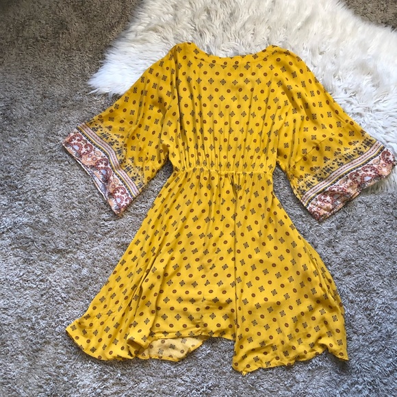 Coco + Jaimeson Yellow Paisley Print, Kimono Sleeve, Bandana Hem, Small Dress - Picture 3 of 5